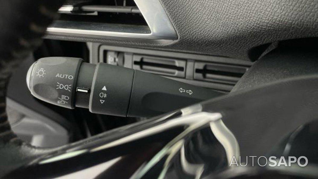 Peugeot 3008 1.2 PureTech Active Pack de 2021