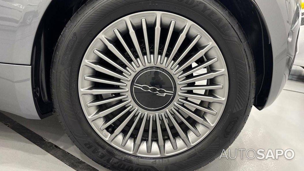 Fiat 500e 3+1 42 KWH de 2023