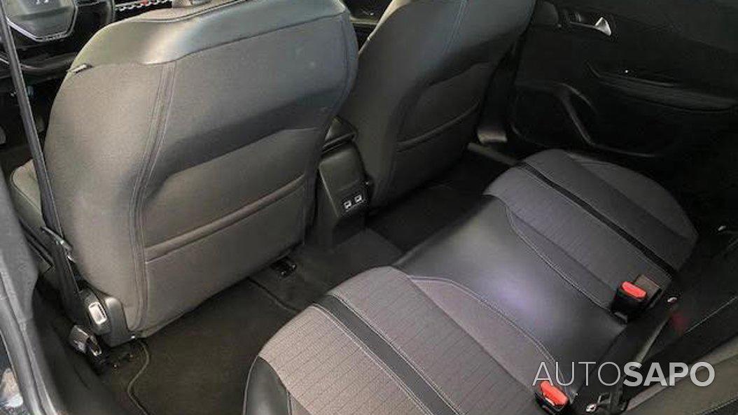 Peugeot 2008 1.5 BlueHDi Allure Pack de 2022