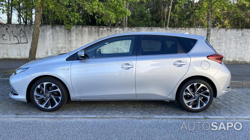 Toyota Auris 1.8 HSD Comfort+P.Sport de 2016