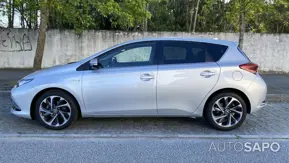 Toyota Auris 1.8 HSD Comfort+P.Sport de 2016