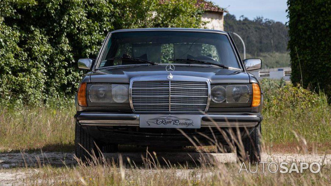 Mercedes-Benz 300 de 1989