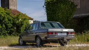 Mercedes-Benz 300 de 1989
