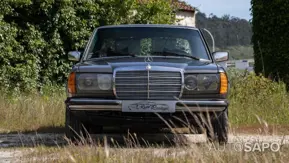 Mercedes-Benz 300 de 1989