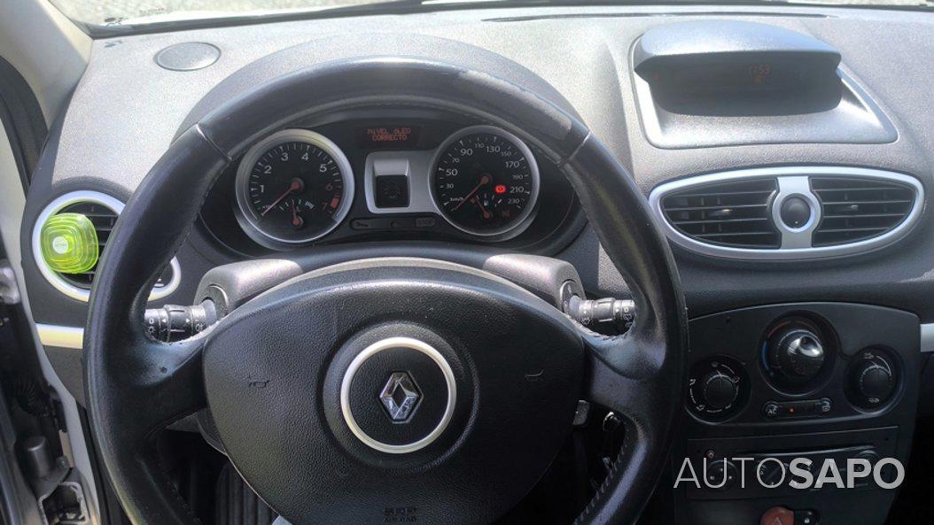 Renault Clio 1.2 16V Confort Dynamique de 2005