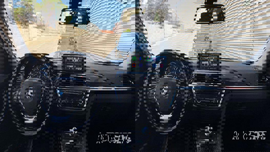 BMW Série 3 318 d Line Luxury de 2013