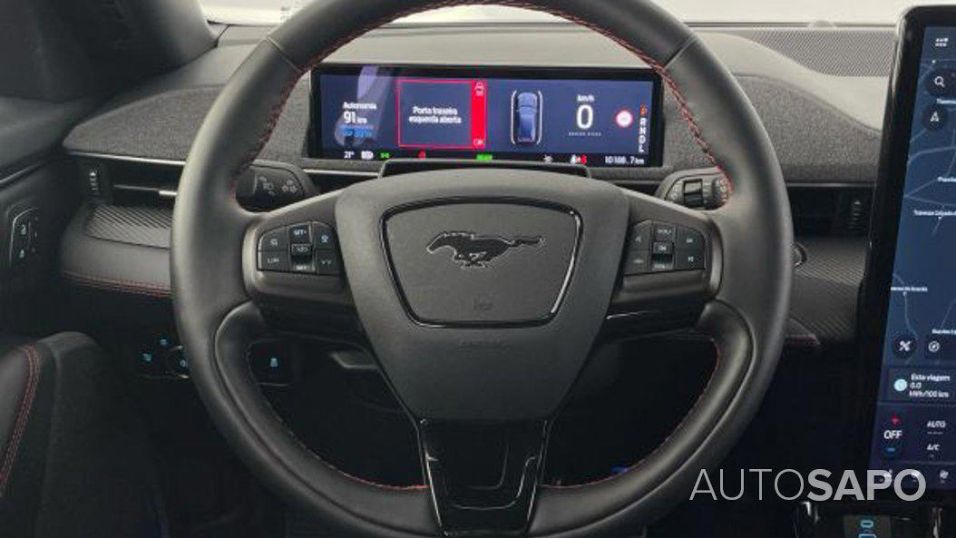 Ford Mustang Mach-E AWD de 2024