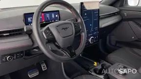 Ford Mustang Mach-E AWD de 2024