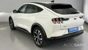 Ford Mustang Mach-E AWD de 2024