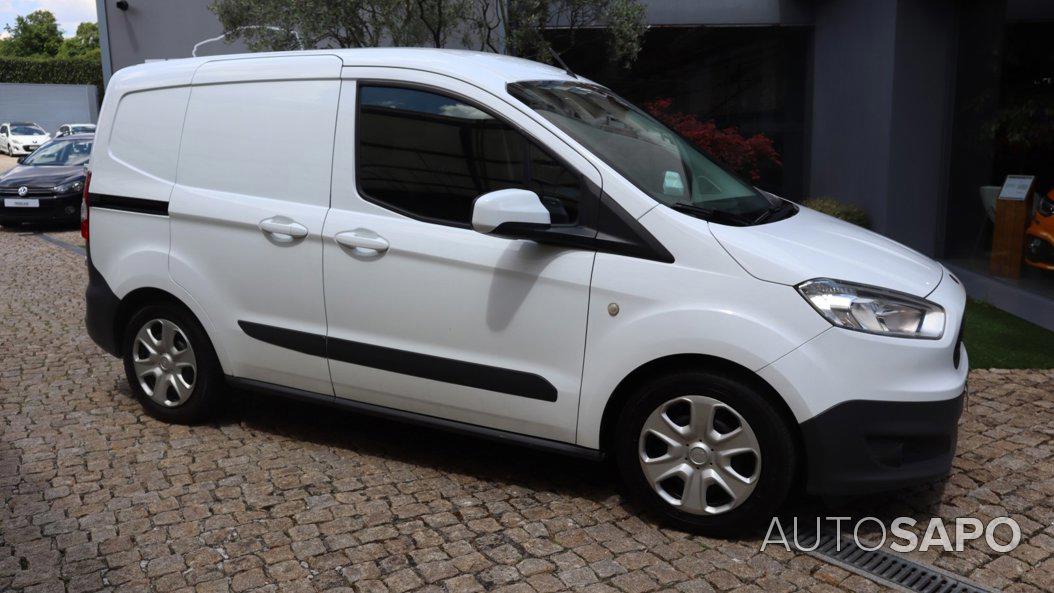 Ford Transit Courier de 2017