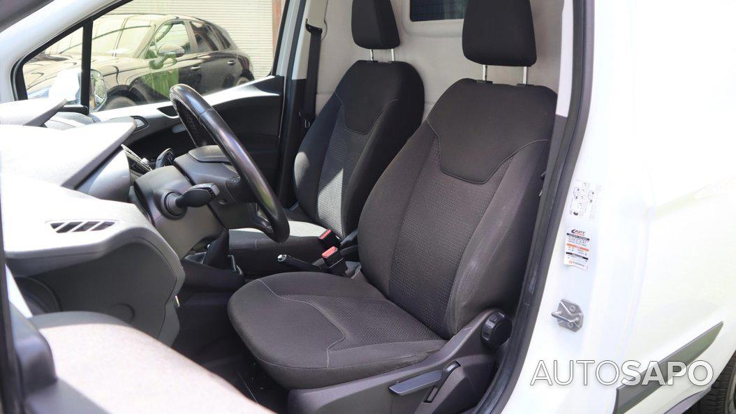 Ford Transit Courier de 2017