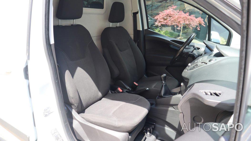 Ford Transit Courier de 2017