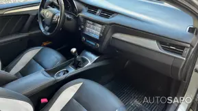Toyota Avensis de 2016