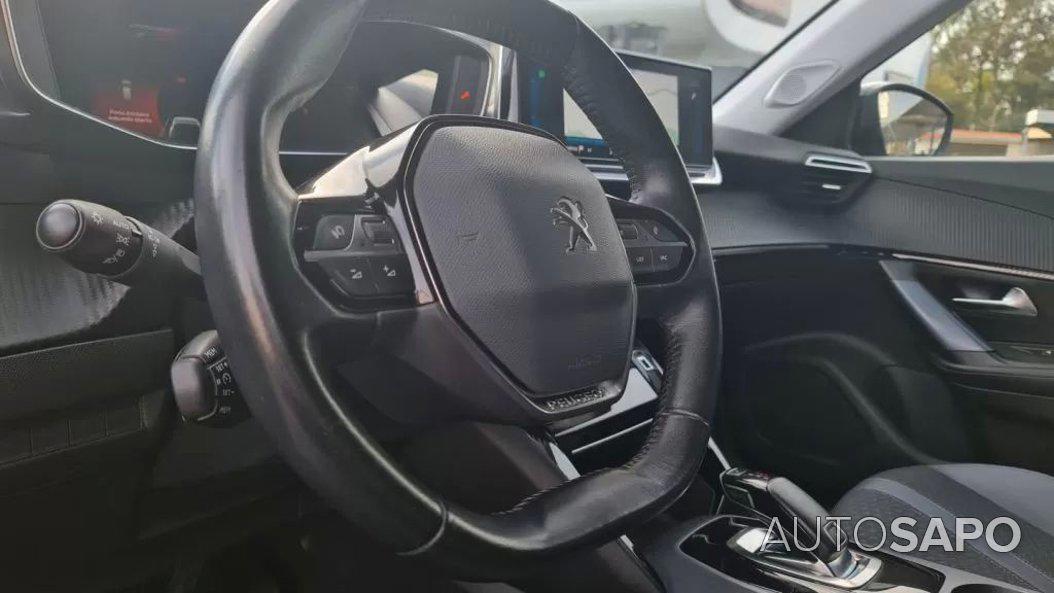 Peugeot 2008 1.5 BlueHDi Allure EAT8 de 2020