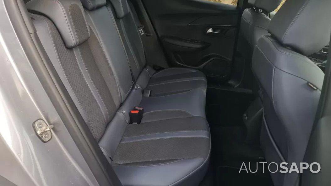 Peugeot 2008 1.5 BlueHDi Allure EAT8 de 2020
