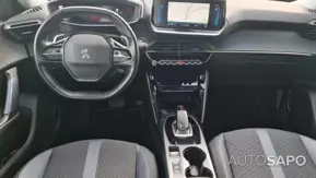 Peugeot 2008 1.5 BlueHDi Allure EAT8 de 2020