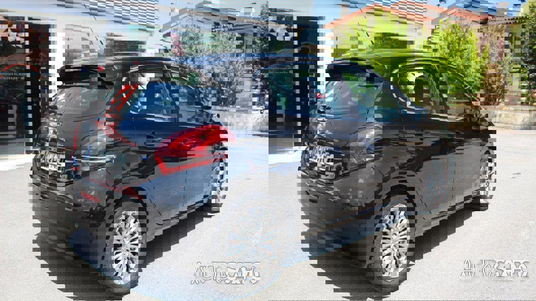 Peugeot 208 de 2015