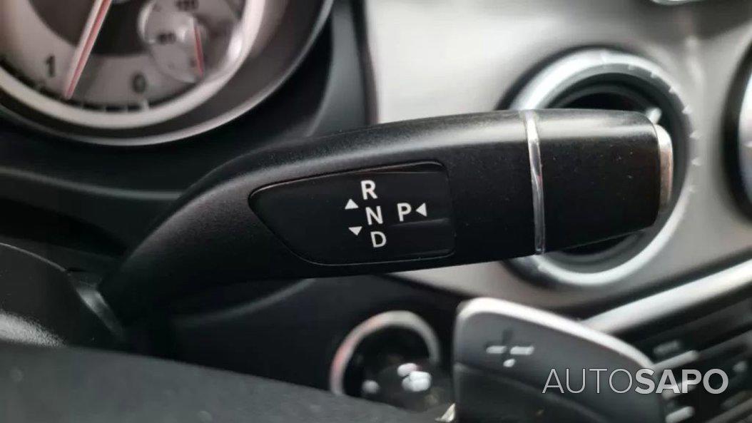 Mercedes-Benz Classe CLA 200 d Shooting Brake AMG Line de 2016