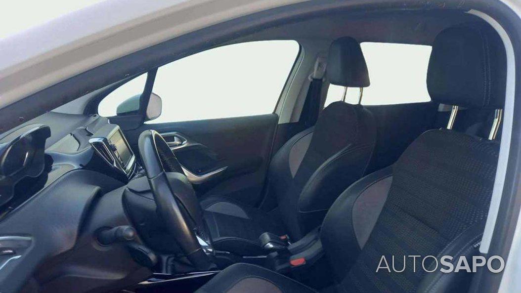 Peugeot 2008 1.2 PureTech Allure de 2019