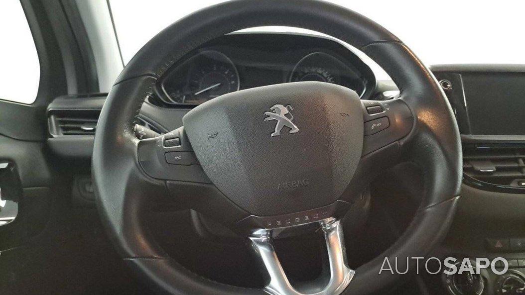 Peugeot 208 1.2 PureTech Life Signature de 2018