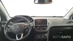 Peugeot 208 1.2 PureTech Life Signature de 2018