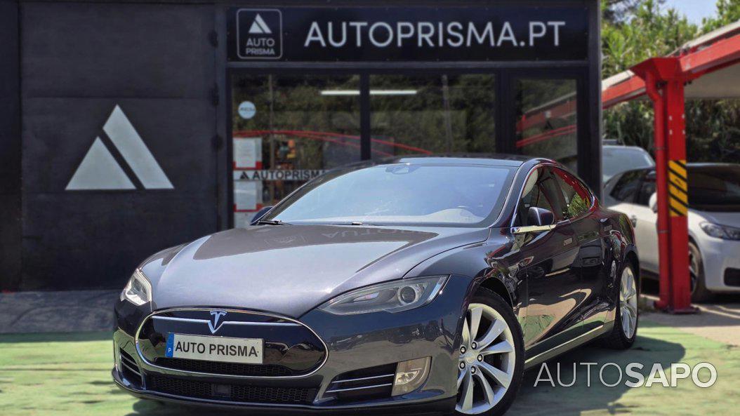 Tesla Model S 85D de 2016