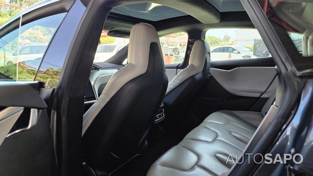 Tesla Model S 85D de 2016