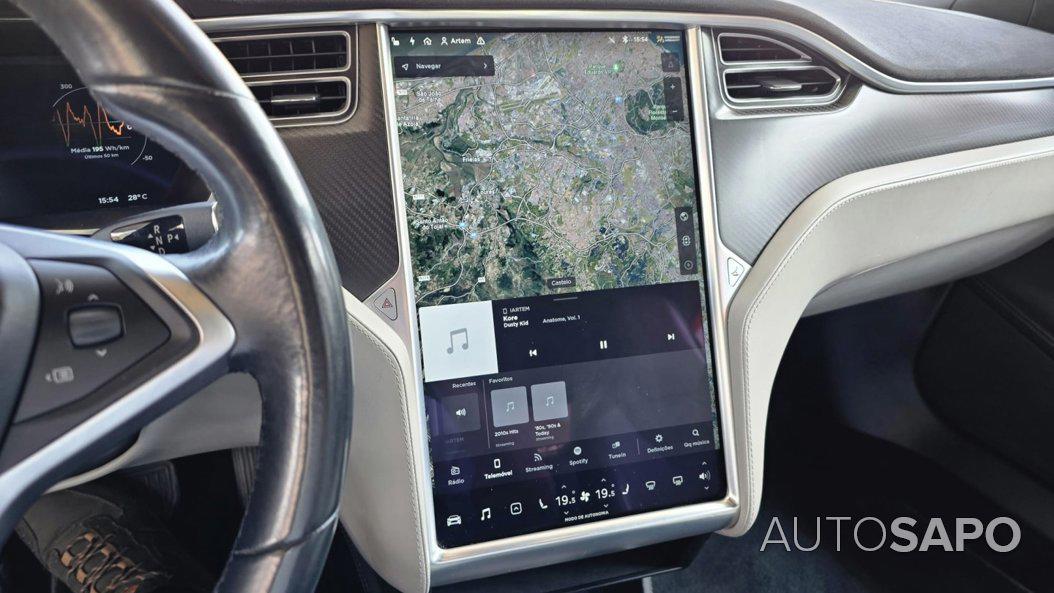 Tesla Model S 85D de 2016