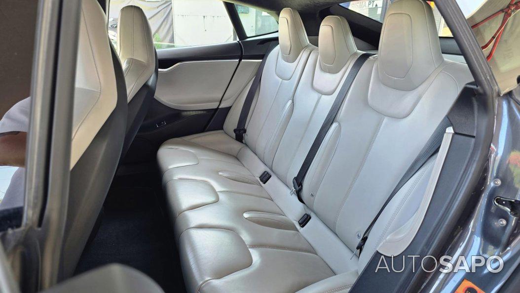Tesla Model S 85D de 2016