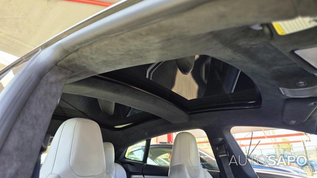 Tesla Model S 85D de 2016