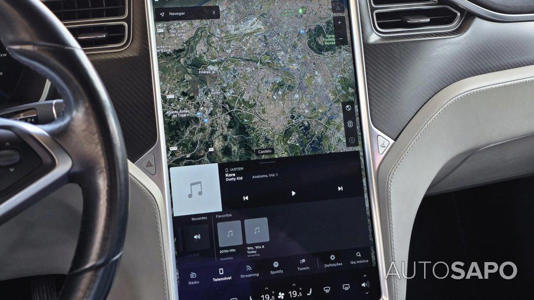 Tesla Model S 85D de 2016