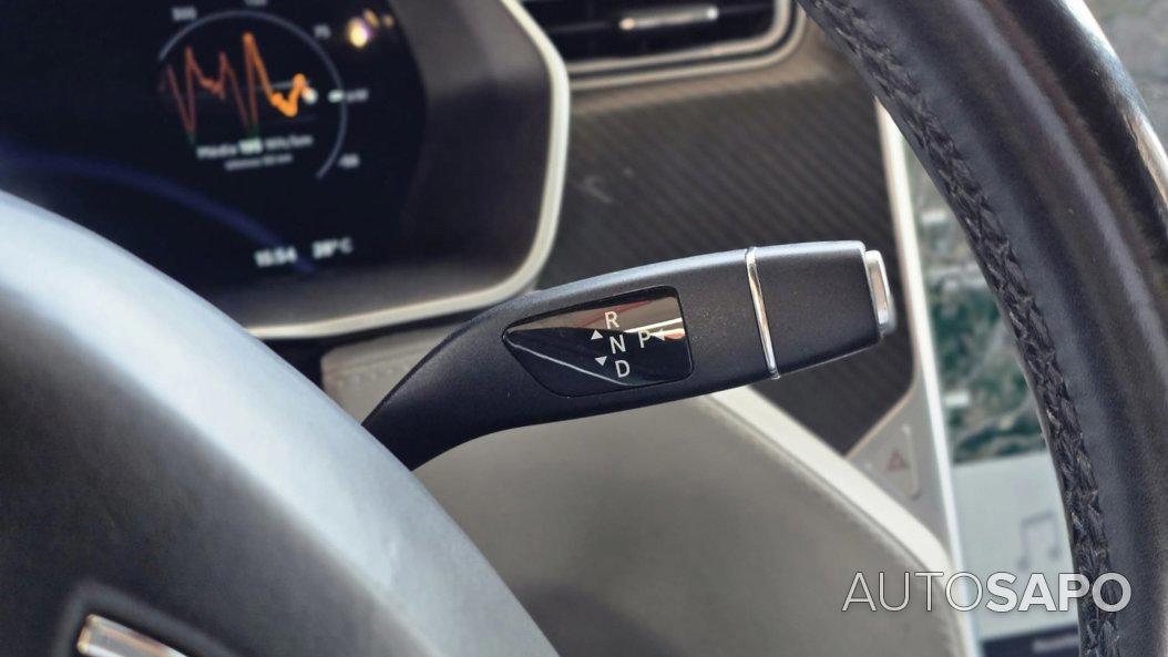 Tesla Model S 85D de 2016