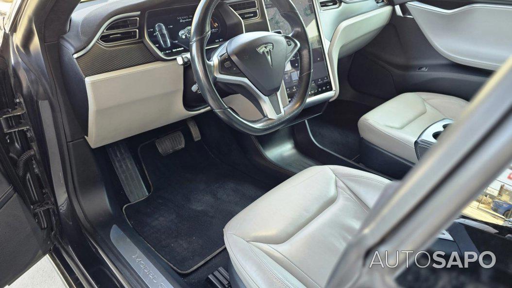 Tesla Model S 85D de 2016