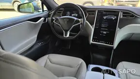 Tesla Model S 85D de 2016