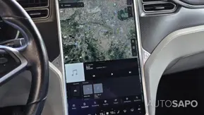 Tesla Model S 85D de 2016