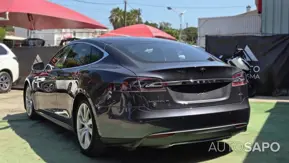 Tesla Model S 85D de 2016