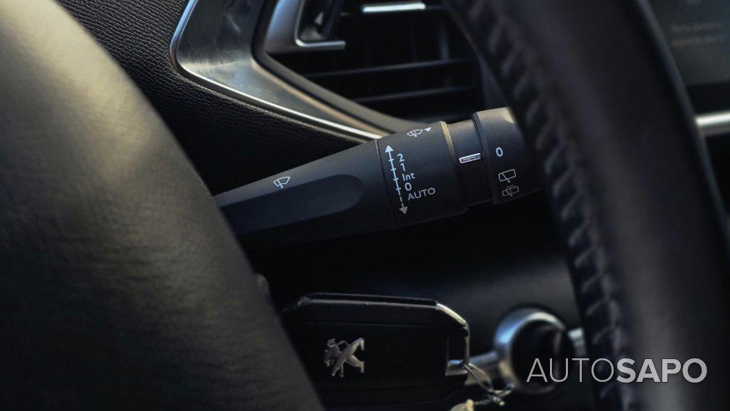 Peugeot 308 1.6 BlueHDi Allure J17 de 2015