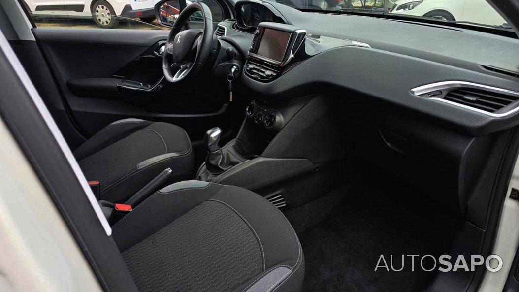 Peugeot 208 de 2016