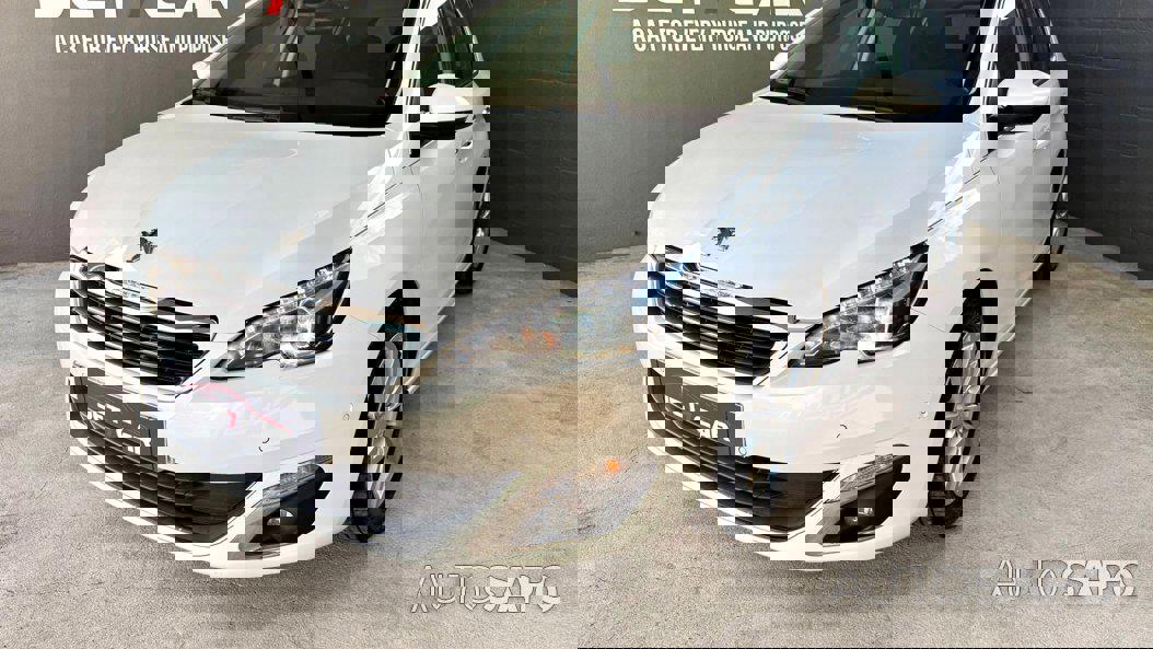 Peugeot 308 1.2 PureTech Allure Faróis Full LED de 2015