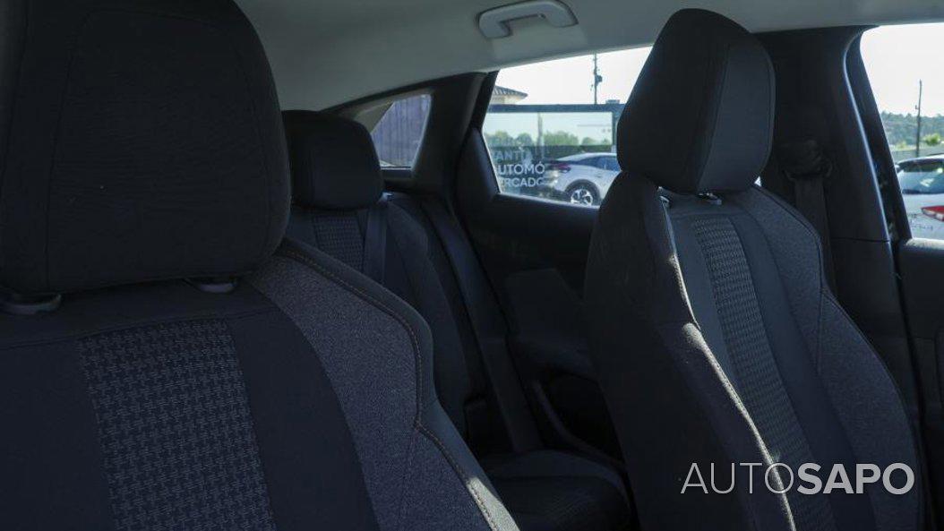 Peugeot 3008 1.5 BlueHDi Style de 2021