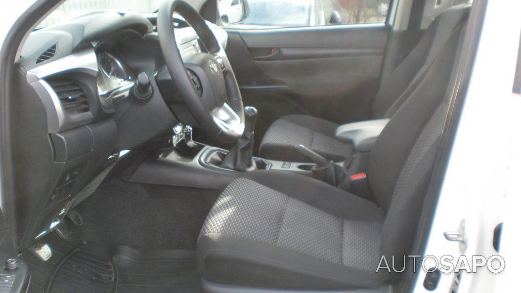 Toyota Hilux 2.4 D-4D 4WD CD CM de 2021