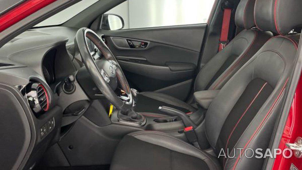 Hyundai Kauai 1.0 T-GDi Premium Pele/Tecido Vermelho de 2019