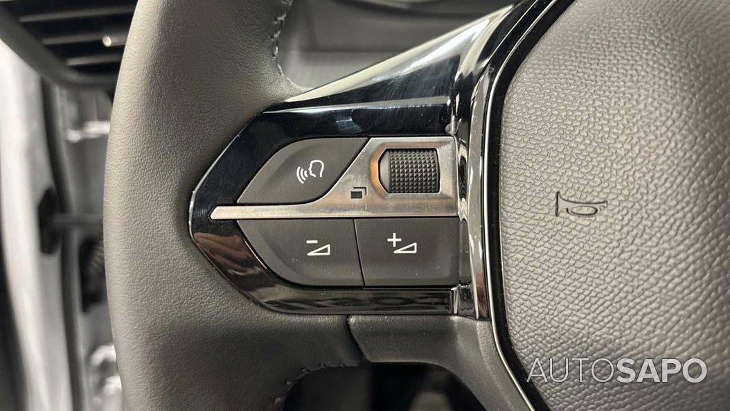 Peugeot 2008 1.2 PureTech Active de 2024