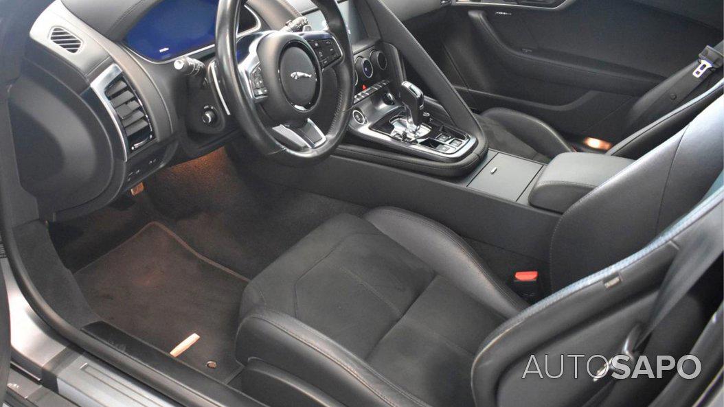 Jaguar F-Type de 2020
