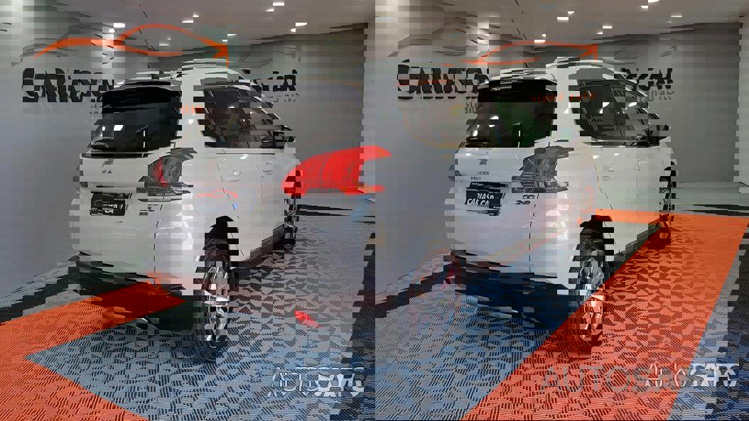 Peugeot 2008 1.2 PureTech Allure de 2015