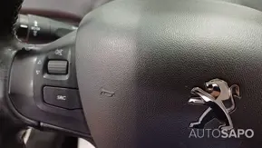 Peugeot 2008 1.2 PureTech Allure de 2015