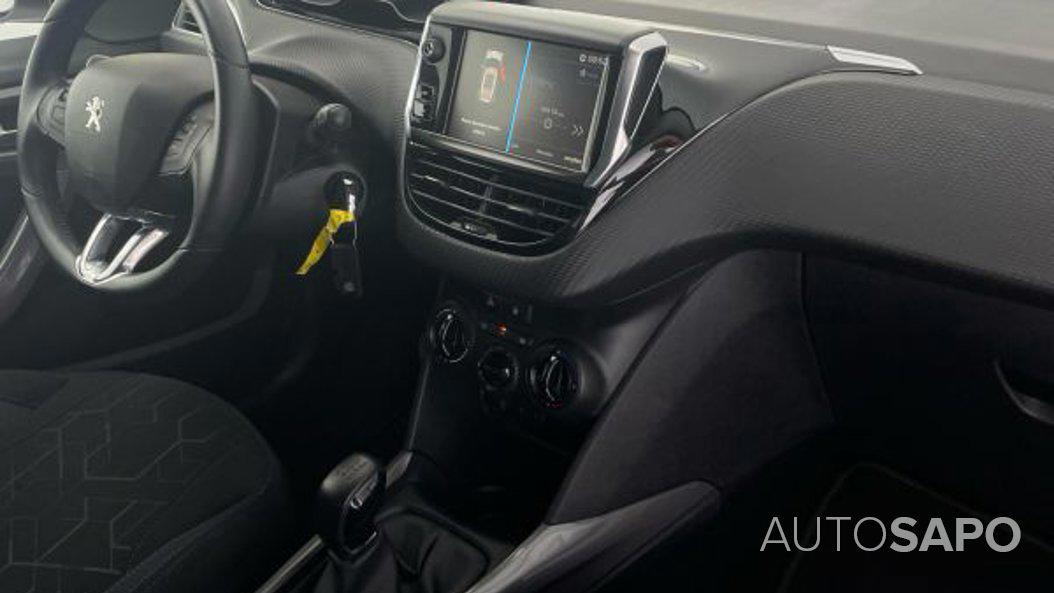 Peugeot 2008 1.2 PureTech Style de 2018