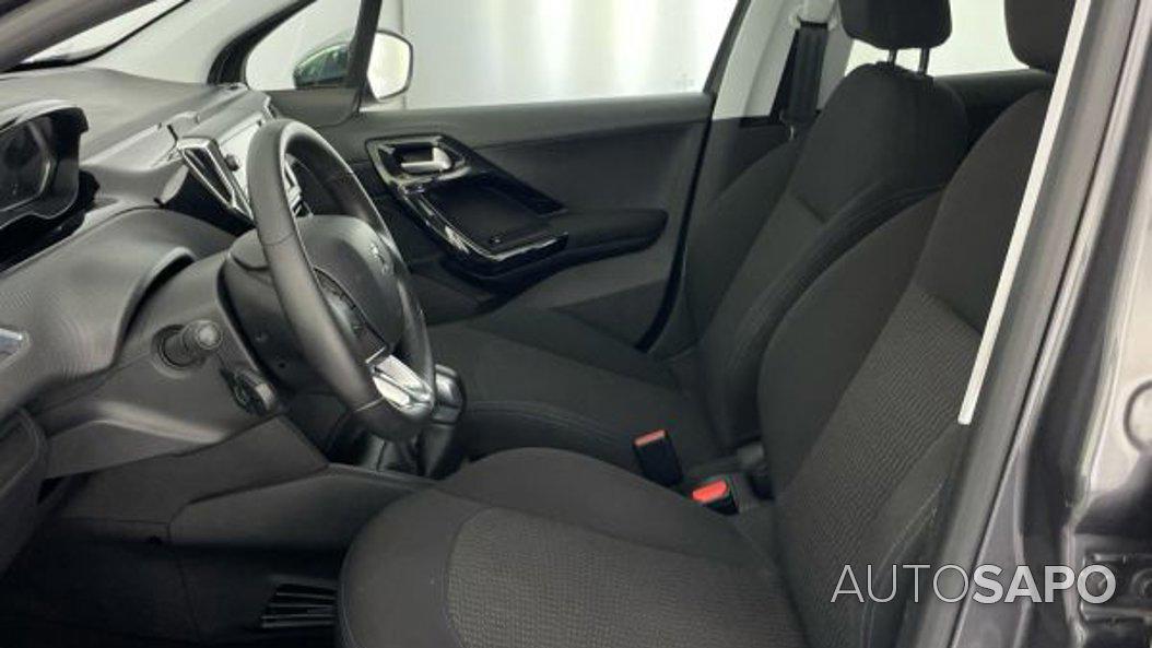 Peugeot 208 1.2 PureTech Life Signature de 2019