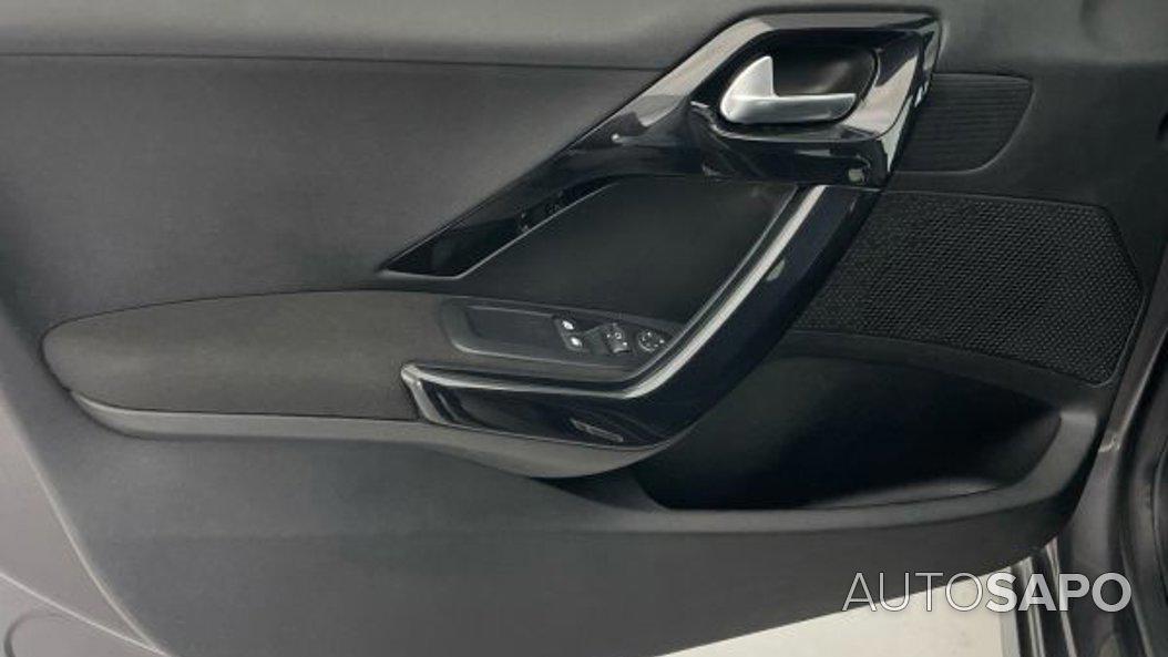 Peugeot 208 1.2 PureTech Life Signature de 2019
