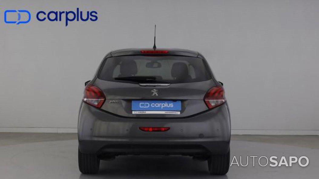 Peugeot 208 1.2 PureTech Life Signature de 2019